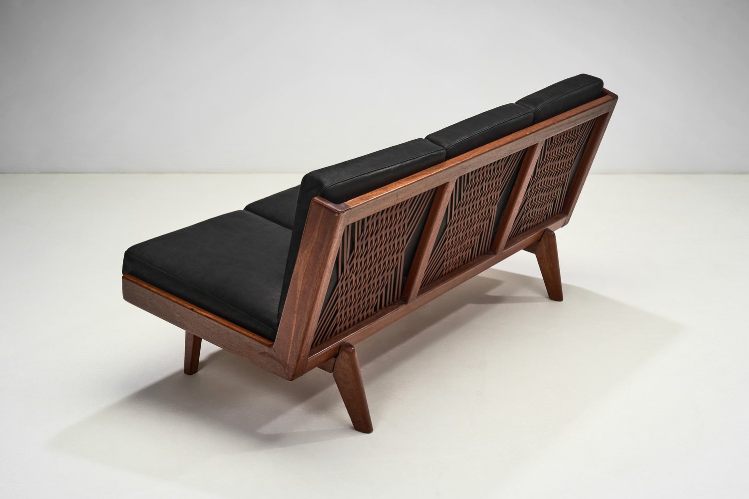 DSC02076+Details SOFA – SF16