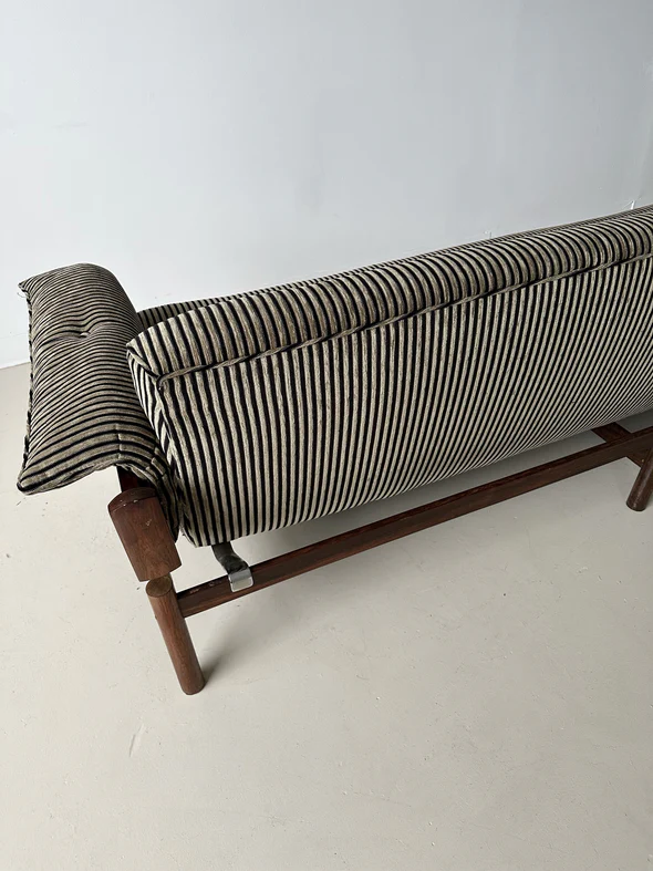 sf64 (3) Sofa – SF64
