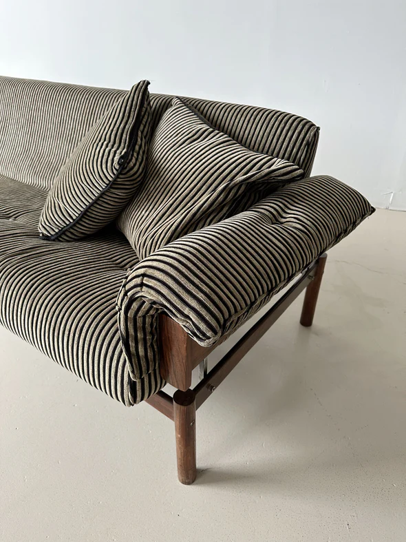 sf64 (9) Sofa – SF64